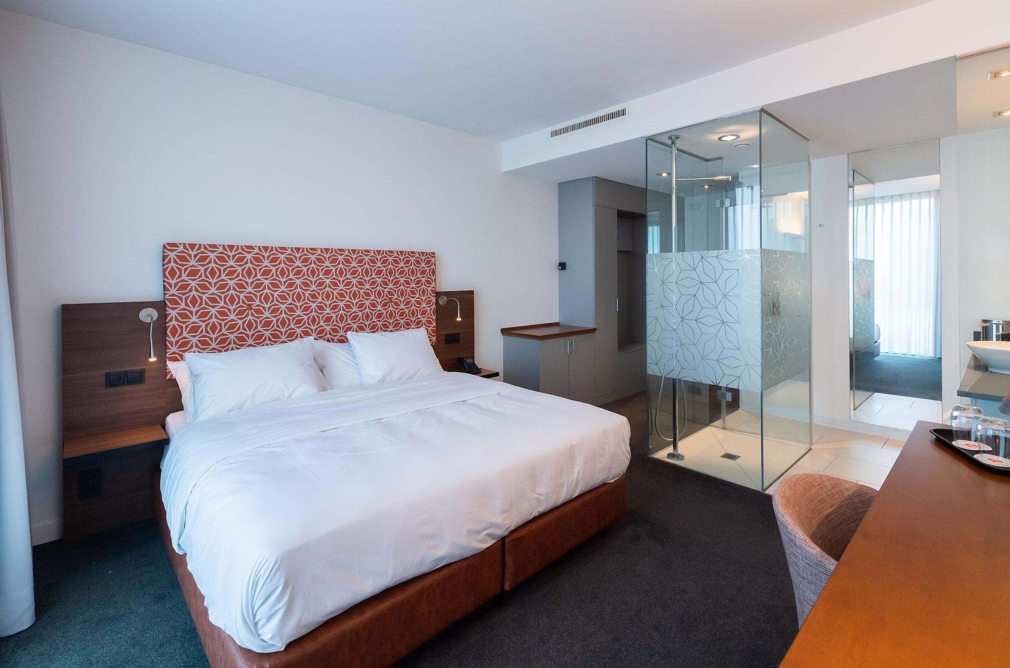 Doubletree By Hilton Frankfurt Niederrad Hotell Frankfurt am Main Exteriör bild