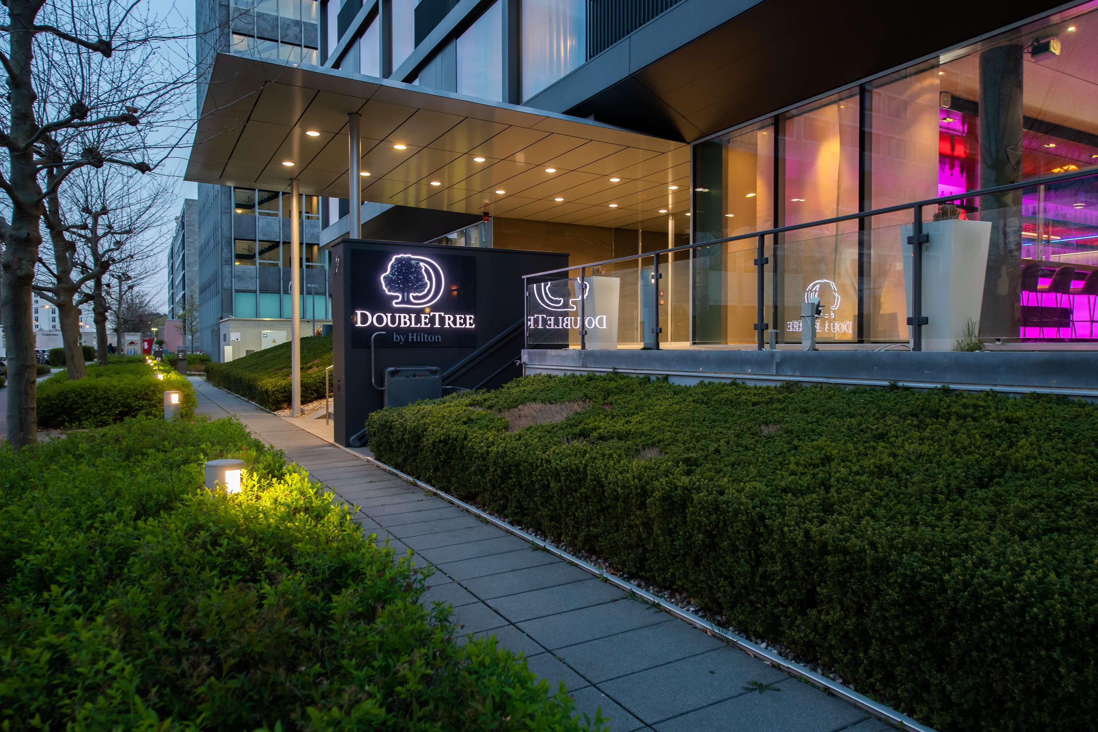 Doubletree By Hilton Frankfurt Niederrad Hotell Frankfurt am Main Exteriör bild
