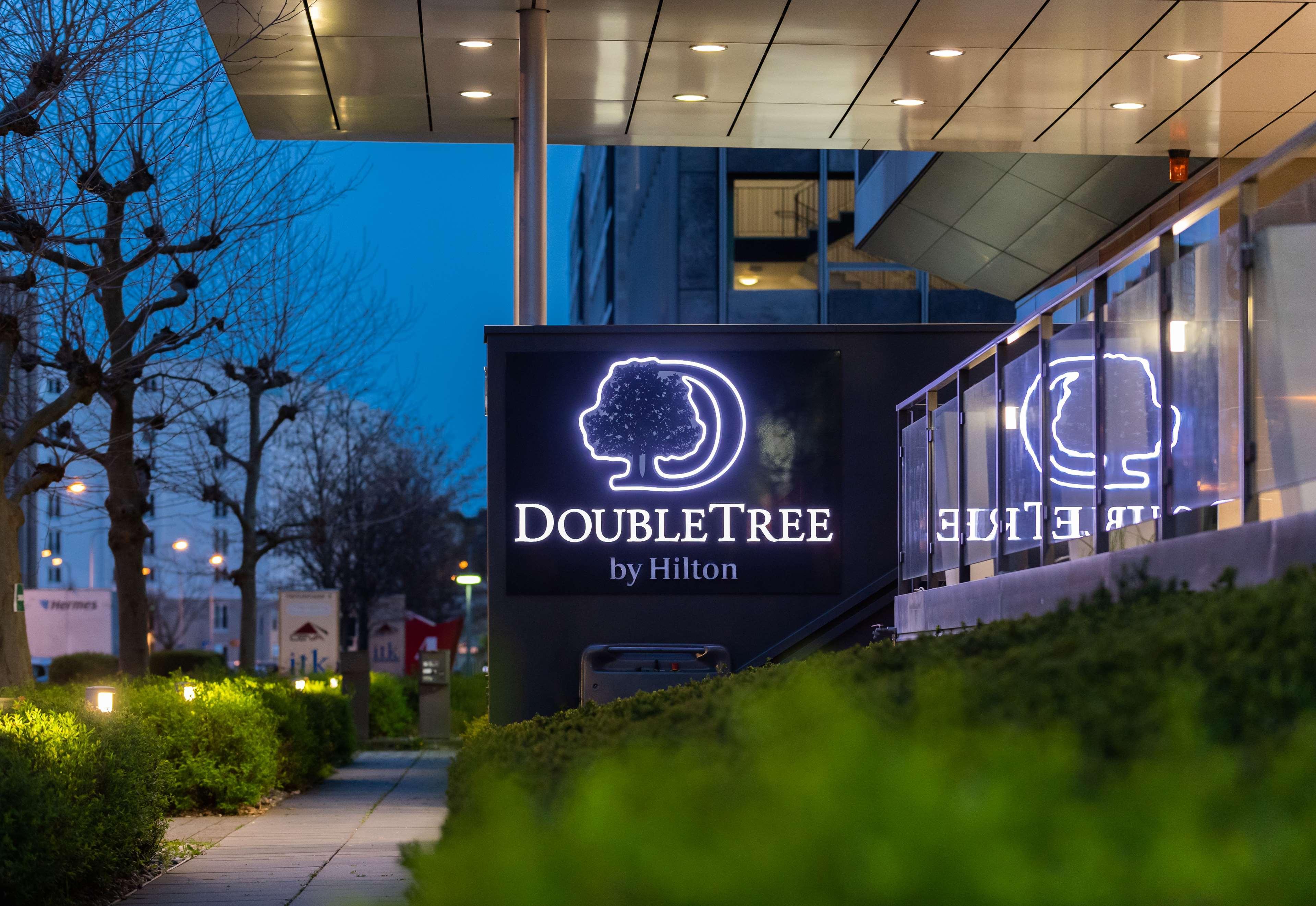 Doubletree By Hilton Frankfurt Niederrad Hotell Frankfurt am Main Exteriör bild