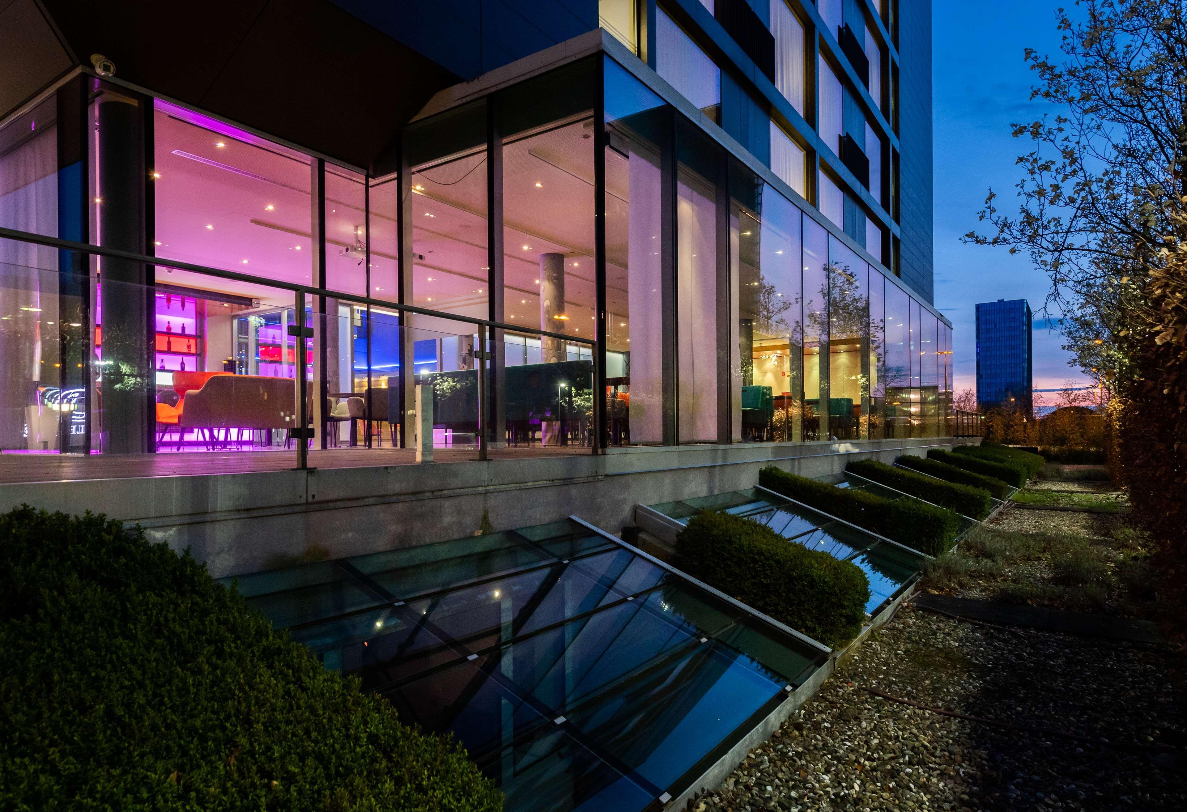 Doubletree By Hilton Frankfurt Niederrad Hotell Frankfurt am Main Exteriör bild