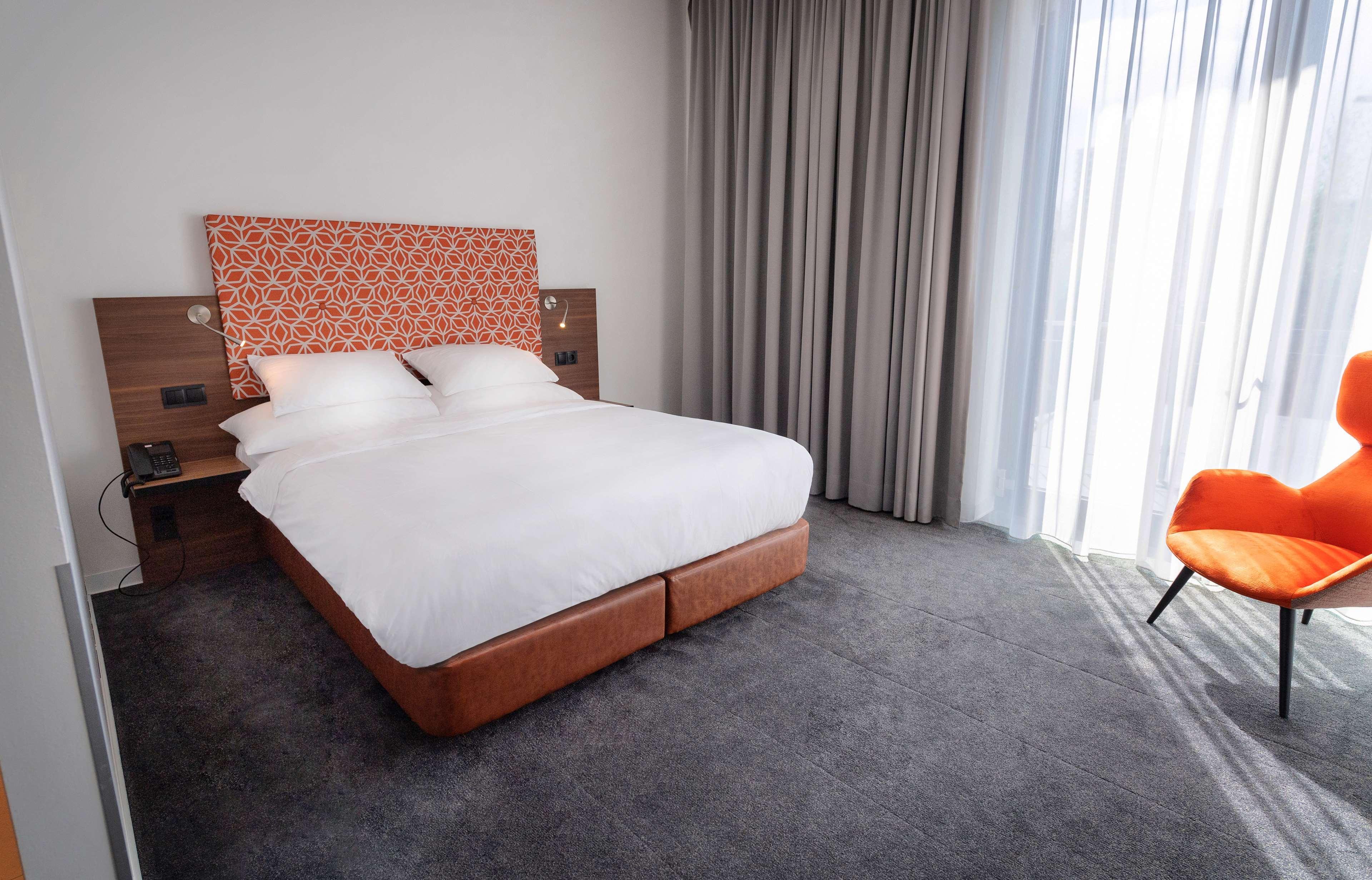 Doubletree By Hilton Frankfurt Niederrad Hotell Frankfurt am Main Exteriör bild