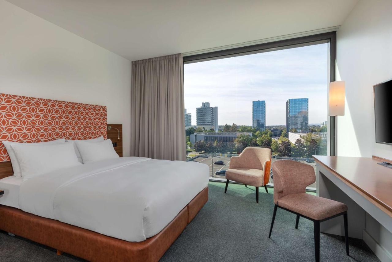 Doubletree By Hilton Frankfurt Niederrad Hotell Frankfurt am Main Exteriör bild