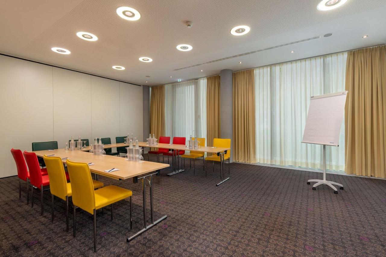 Doubletree By Hilton Frankfurt Niederrad Hotell Frankfurt am Main Exteriör bild