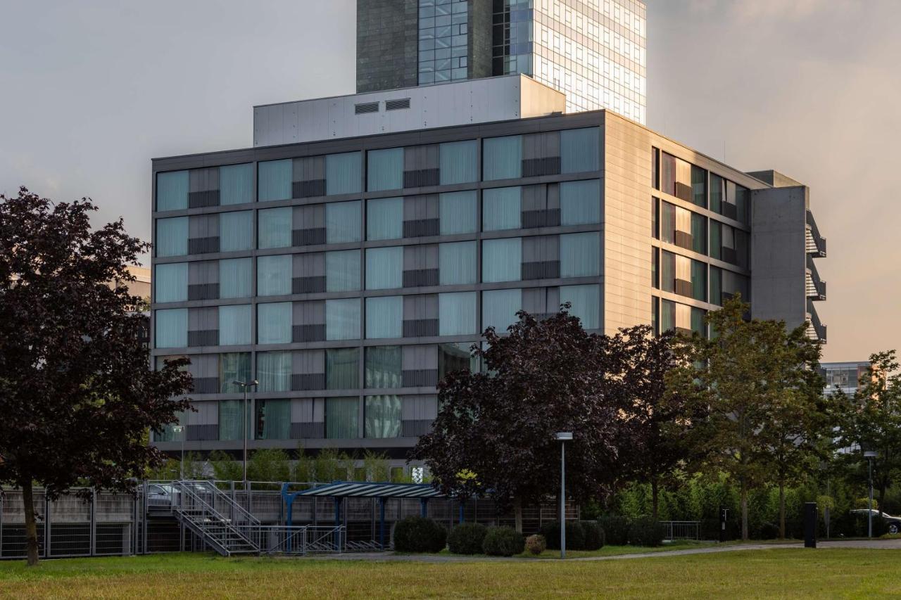 Doubletree By Hilton Frankfurt Niederrad Hotell Frankfurt am Main Exteriör bild