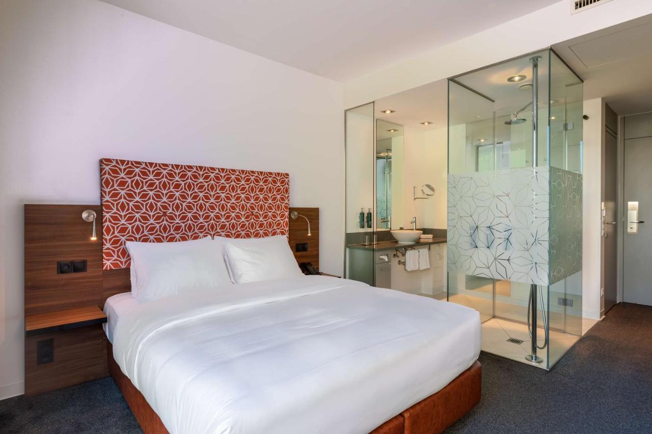 Doubletree By Hilton Frankfurt Niederrad Hotell Frankfurt am Main Exteriör bild