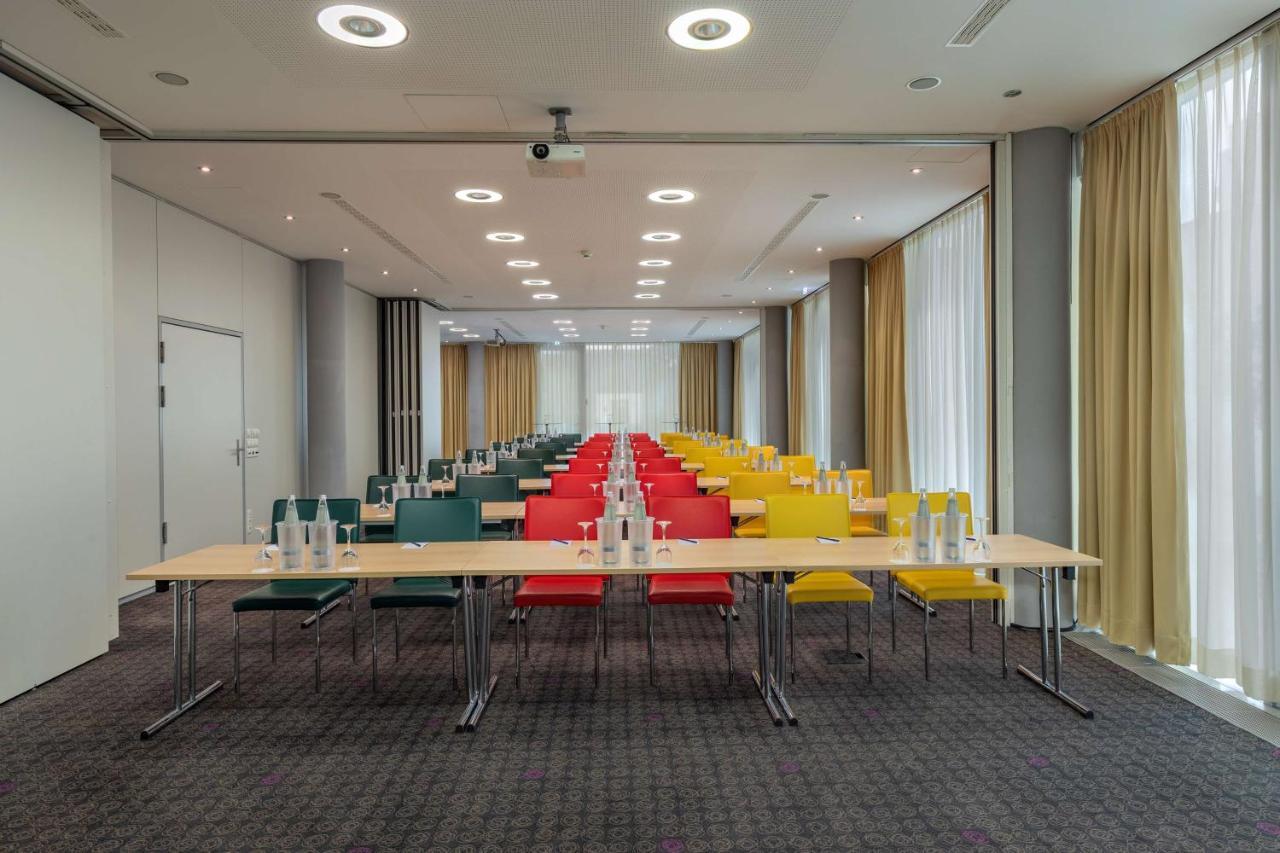 Doubletree By Hilton Frankfurt Niederrad Hotell Frankfurt am Main Exteriör bild