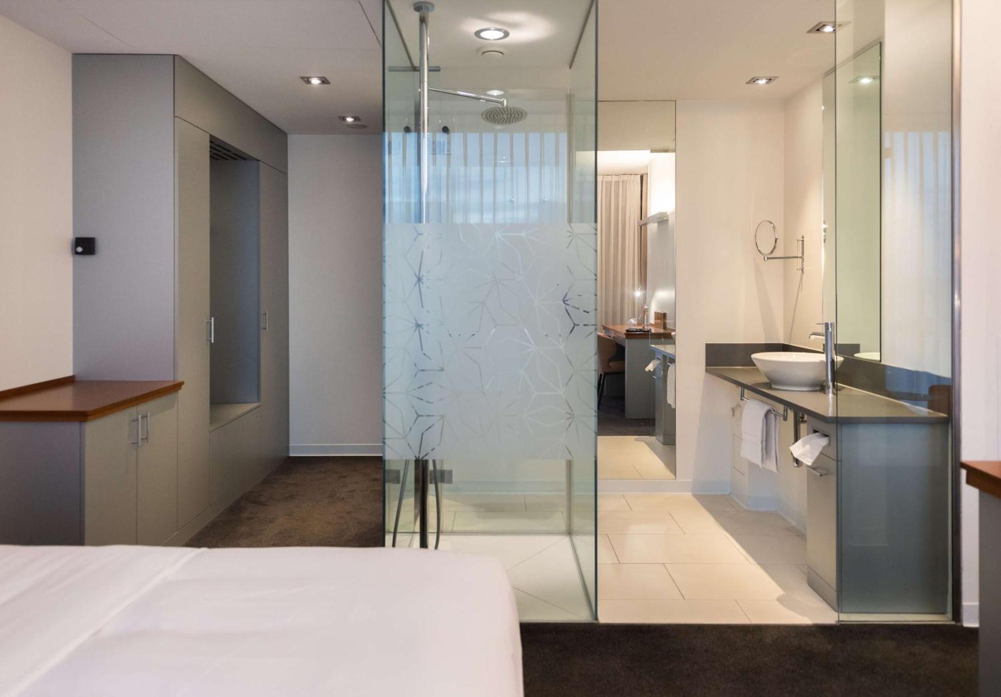 Doubletree By Hilton Frankfurt Niederrad Hotell Frankfurt am Main Exteriör bild