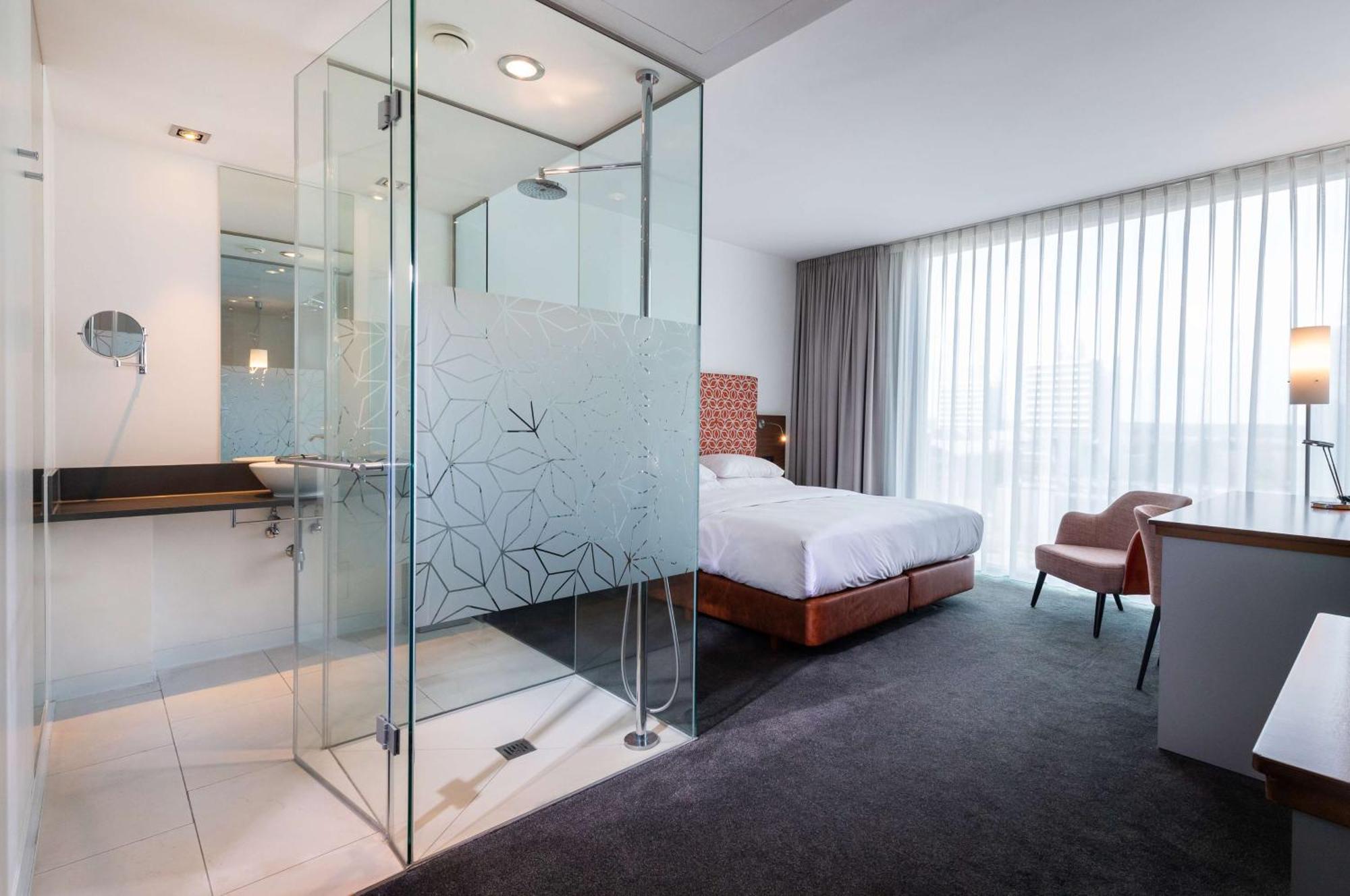 Doubletree By Hilton Frankfurt Niederrad Hotell Frankfurt am Main Exteriör bild