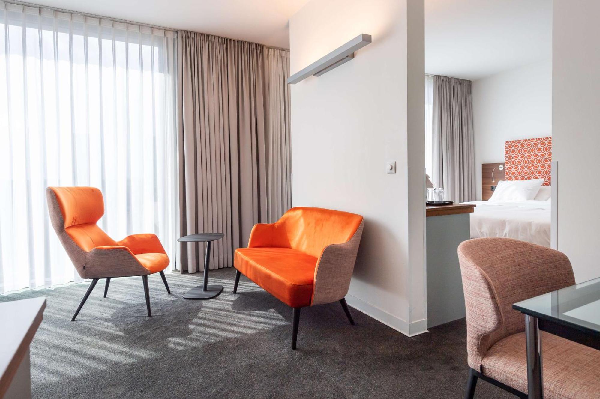 Doubletree By Hilton Frankfurt Niederrad Hotell Frankfurt am Main Exteriör bild