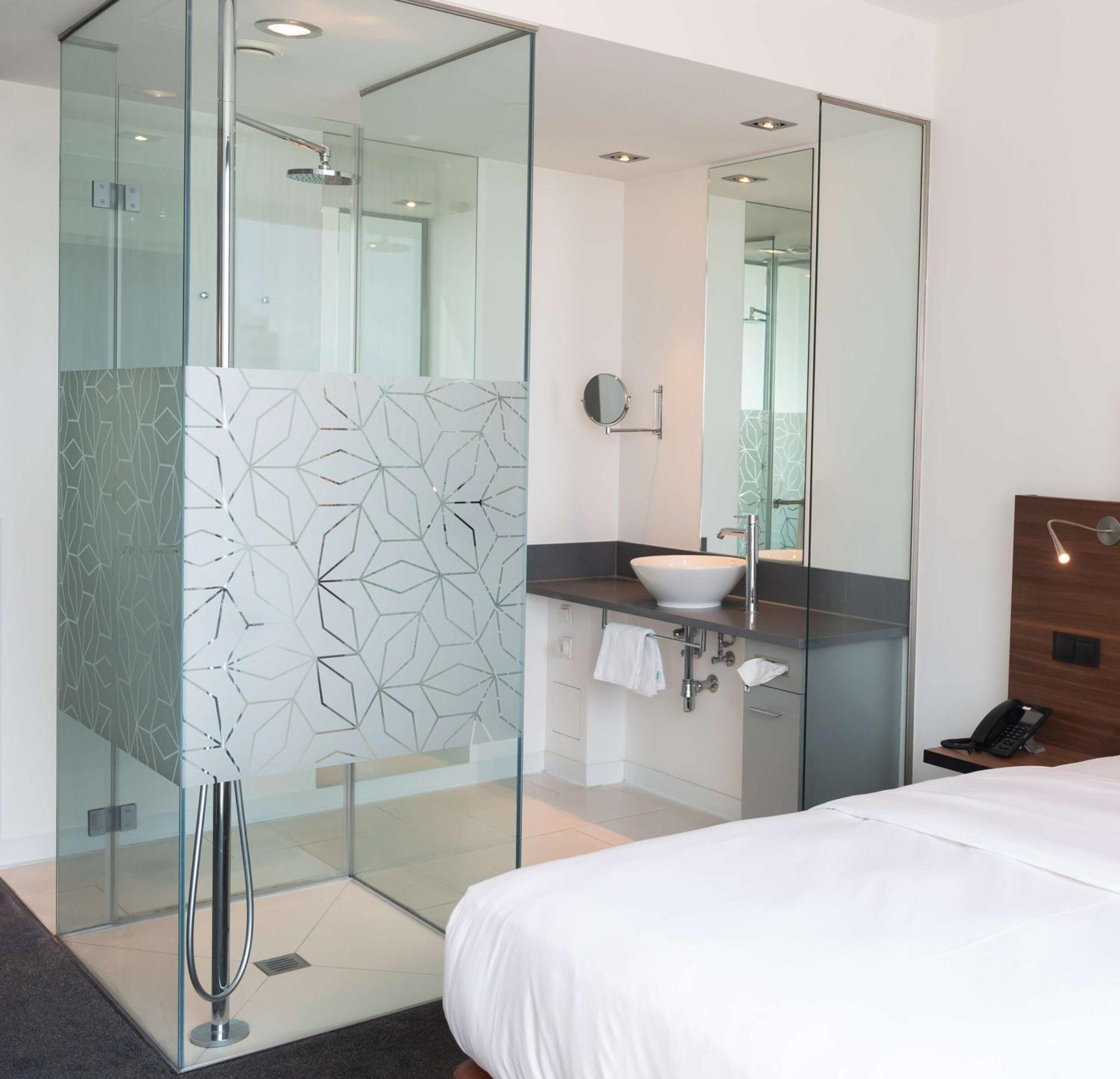 Doubletree By Hilton Frankfurt Niederrad Hotell Frankfurt am Main Exteriör bild
