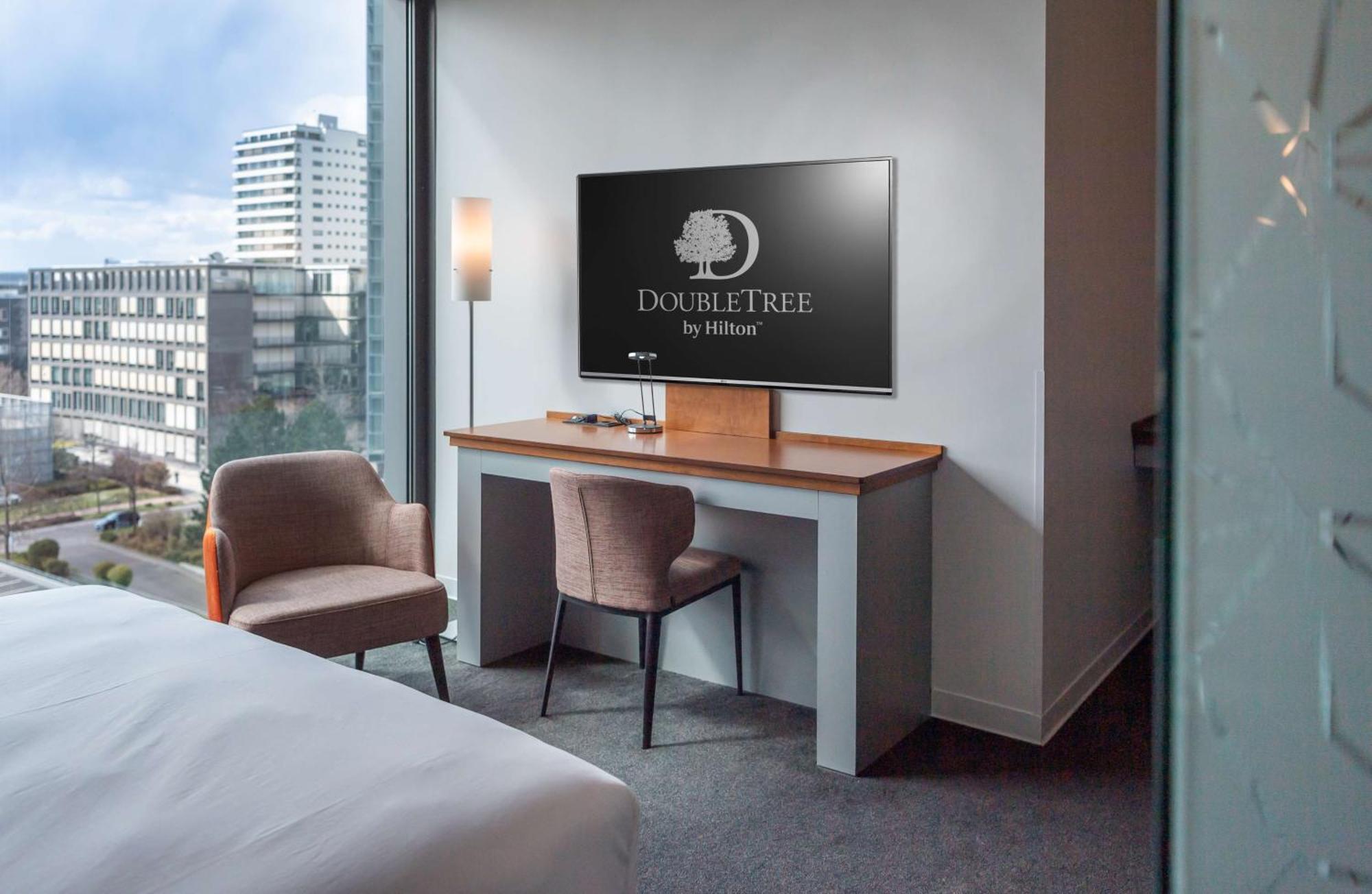 Doubletree By Hilton Frankfurt Niederrad Hotell Frankfurt am Main Exteriör bild