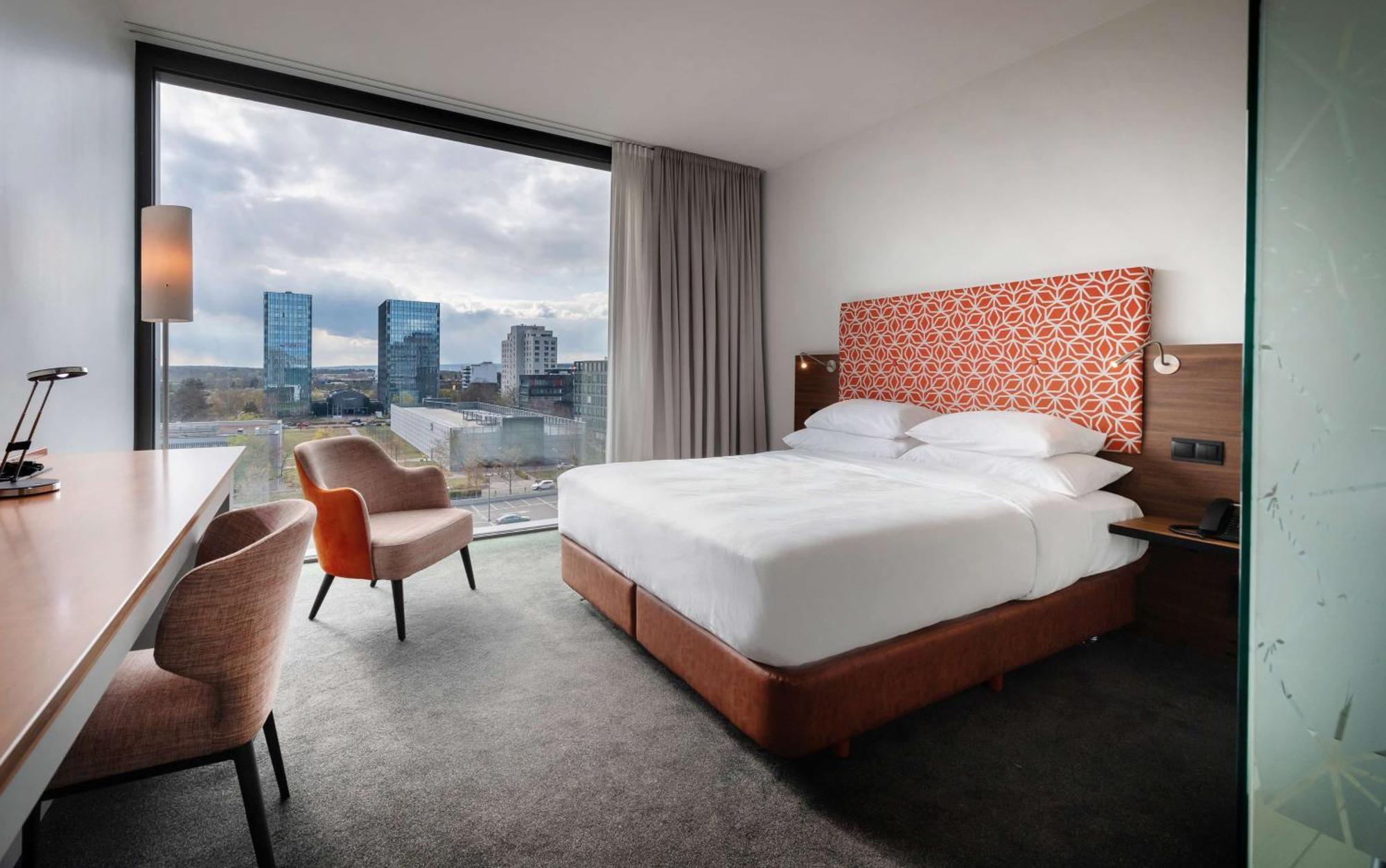 Doubletree By Hilton Frankfurt Niederrad Hotell Frankfurt am Main Exteriör bild